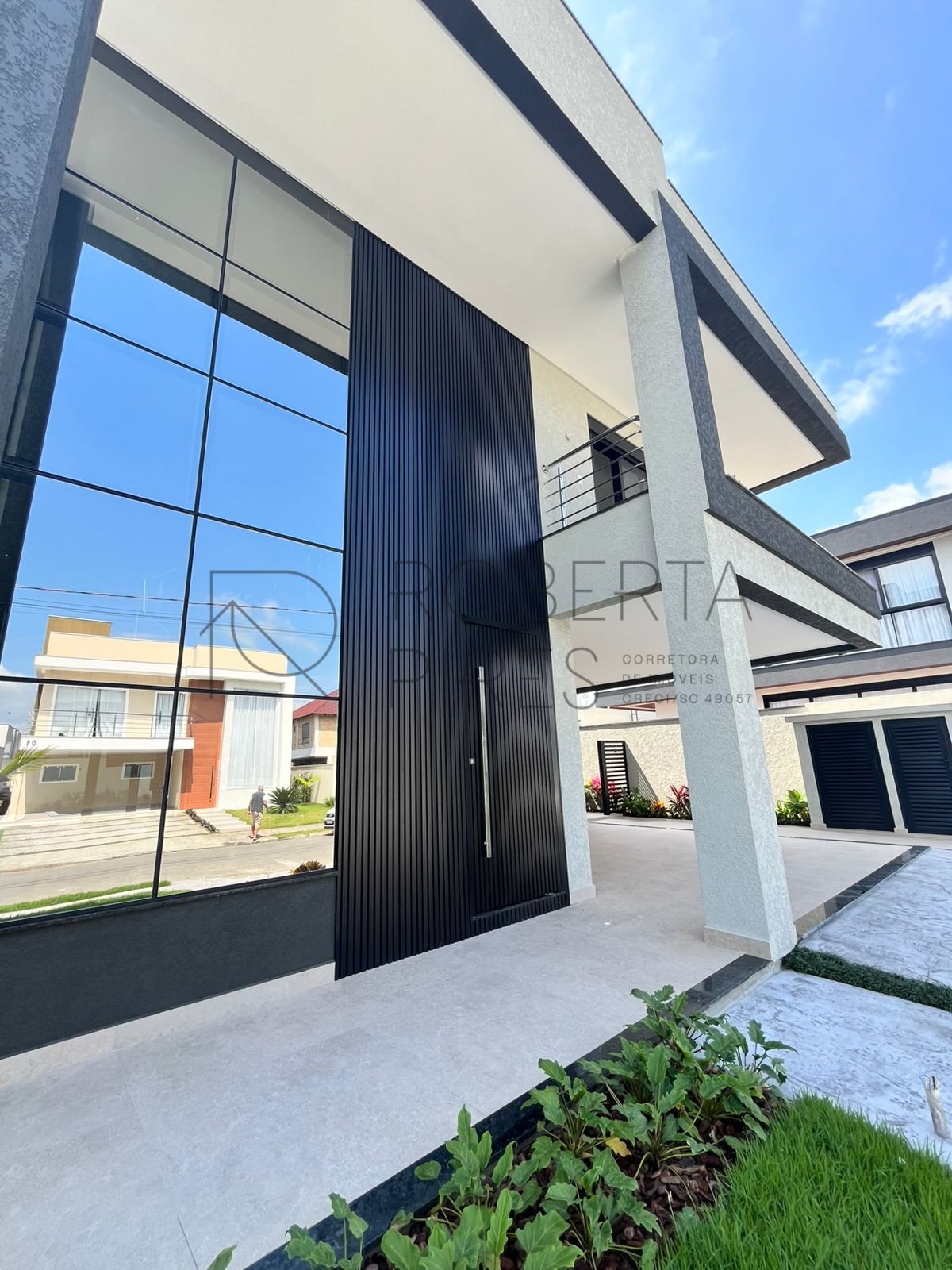 Casa alto padrão no condomínio Caledônia, Bairro Santa Regina. – foto 13