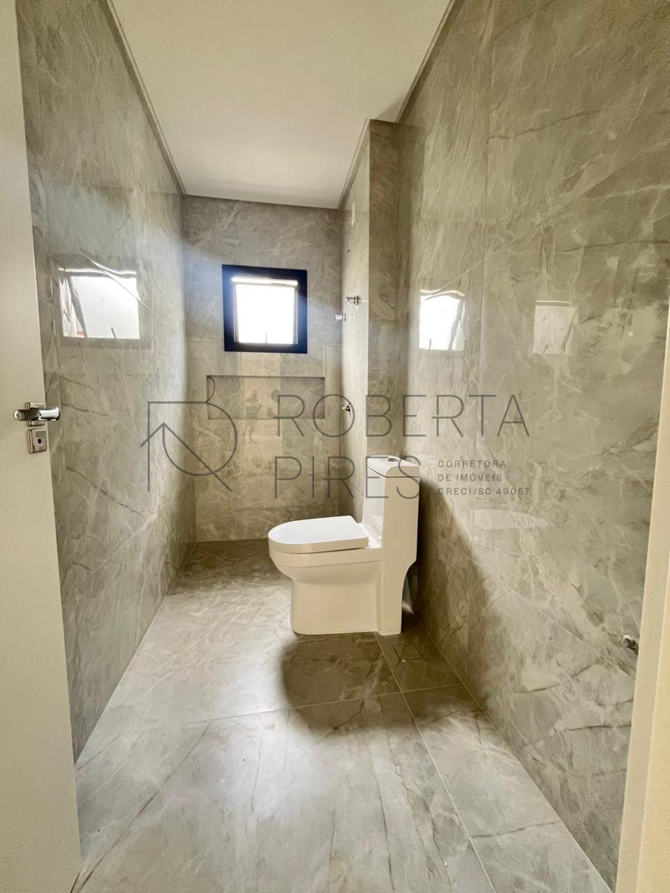 Casa alto padrão no condomínio Caledônia, Bairro Santa Regina. – foto 9
