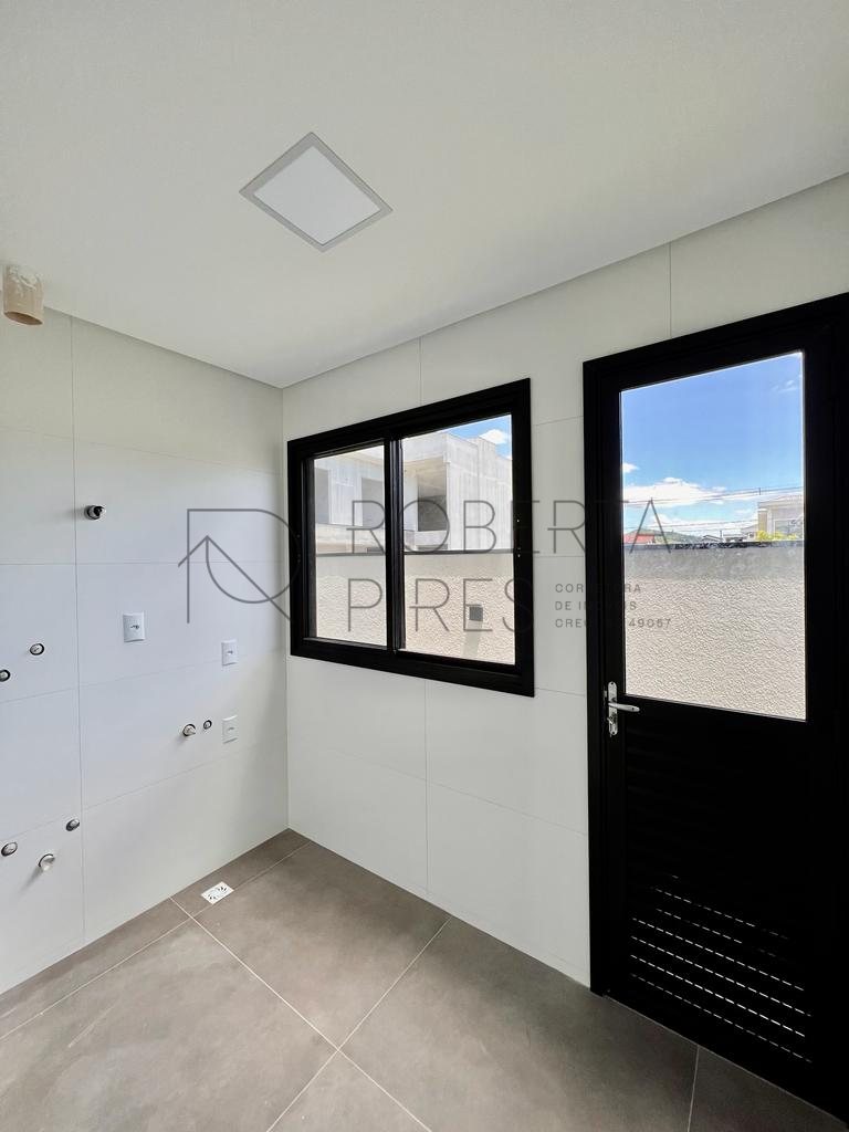Linda casa no condomínio Caledônia, Bairro Santa Regina. – foto 7