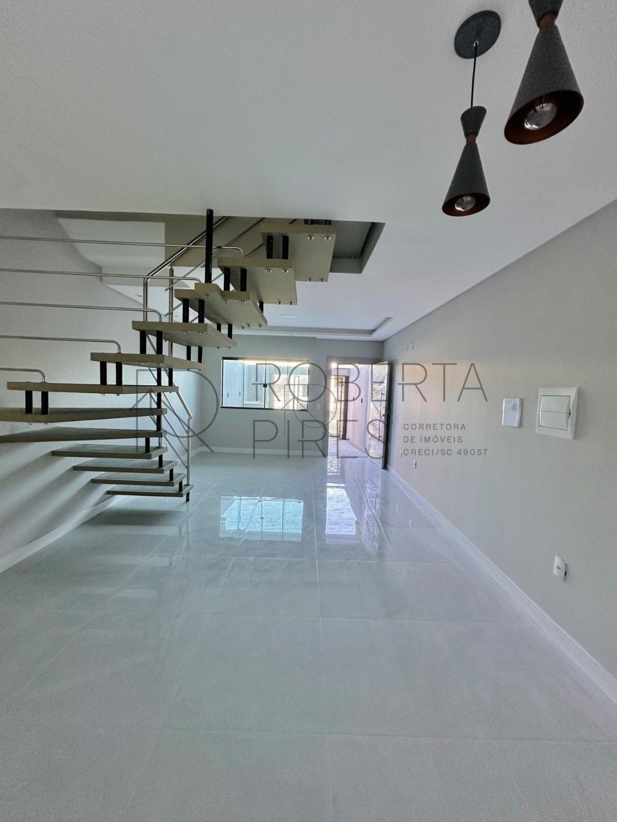 Sobrado novo à venda, Bairro Rio Pequeno - Camboriú – foto 2